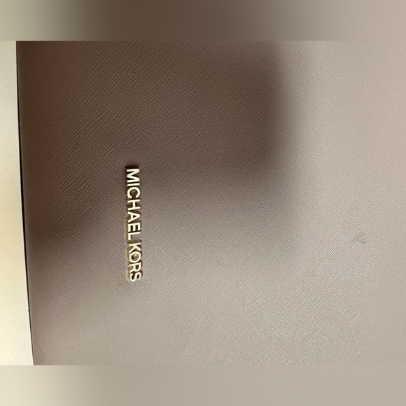 Michael Kors MK Saffiano Leather Tote in Dark Fawn Color RARE FIND! - Picture 5 of 15